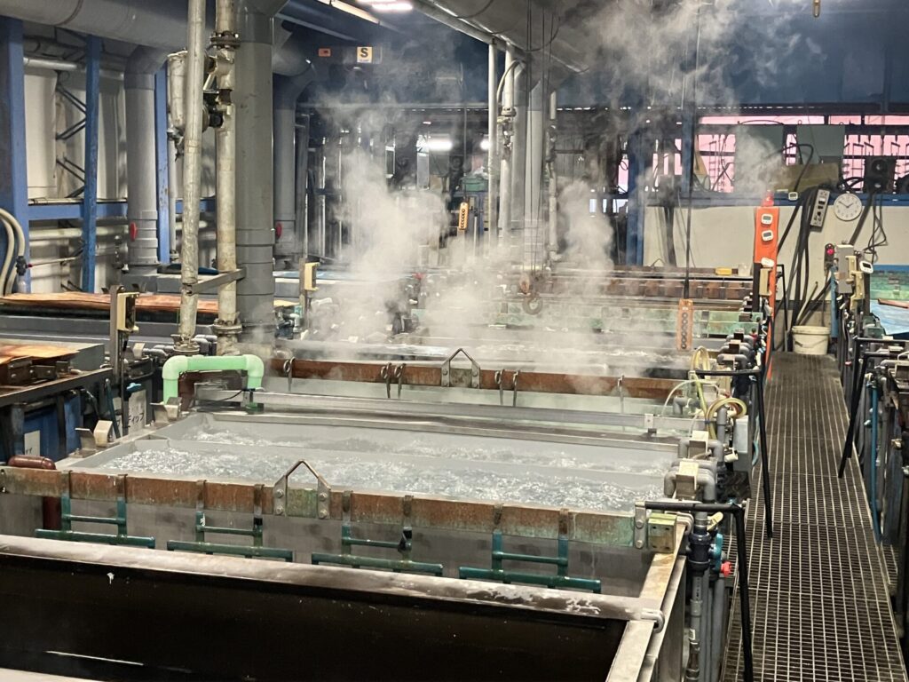 無電解ニッケルめっきとは?特徴・用途・メリットを解説|大阪めっき・アルマイトナビ